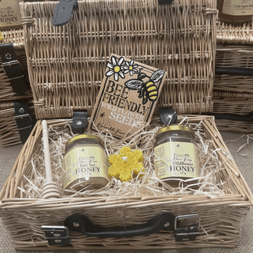 Luxury hamper with wildflower honey and crab apple jelly gift set