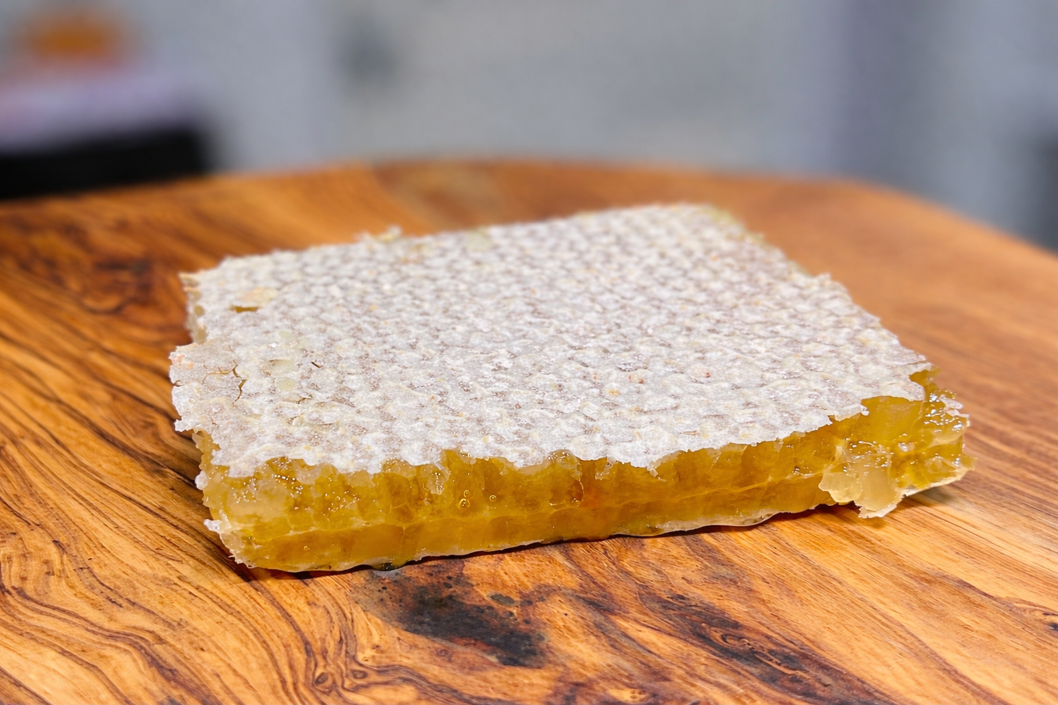 Cut comb honey